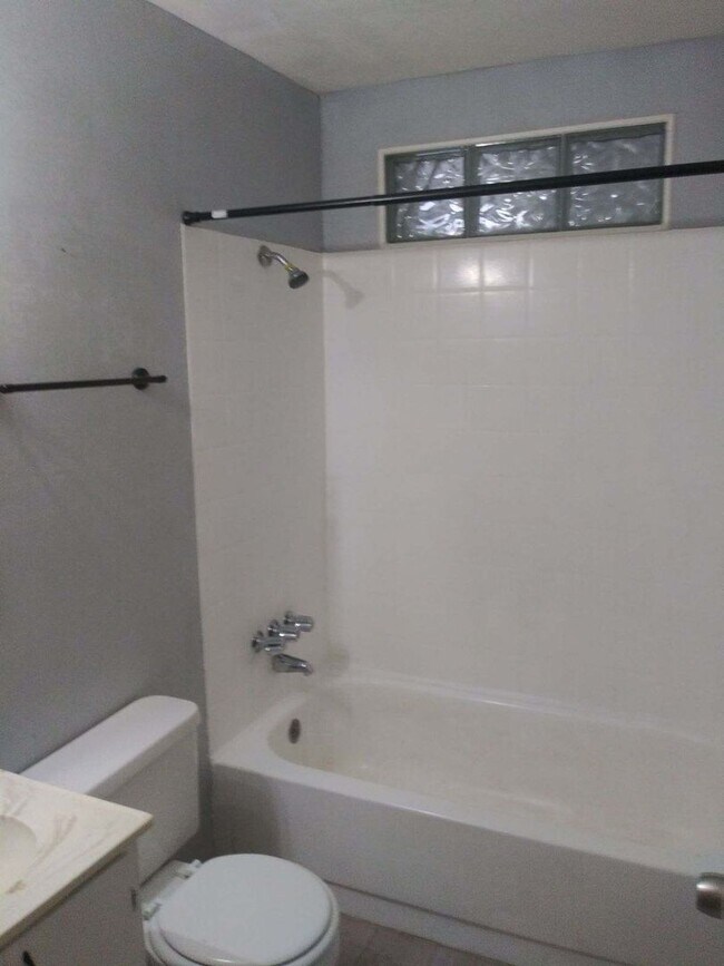 Building Photo - COMING SOON! Turn' Key 3-Bed Mountainaire ...