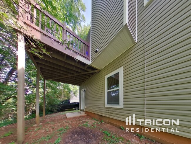 Building Photo - 212 Rivergate Ct