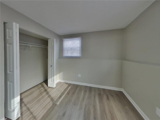 Building Photo - 1309 11th Ave W