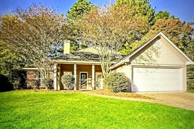 Building Photo - 260 Chestnut Dr