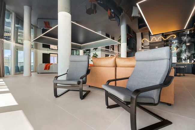 Building Photo - 8743 Thomas Dr