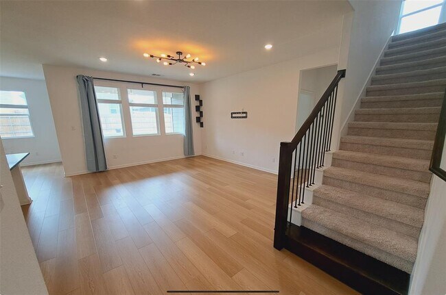 Building Photo - 2633 Danbury Ln