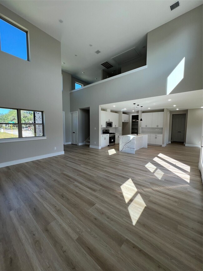 Building Photo - 2603 Piemonte Ave
