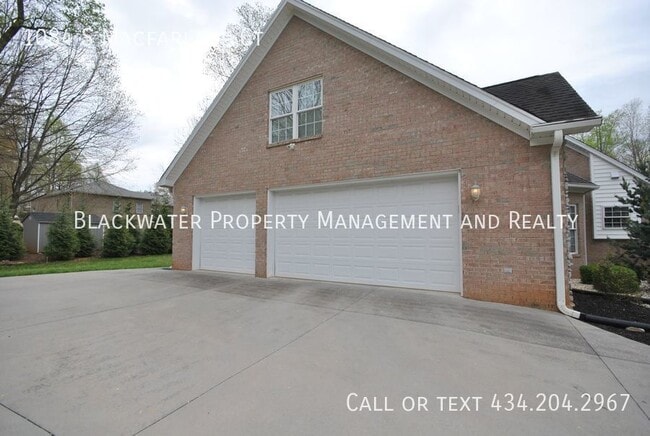 Building Photo - Beautiful Home in Lake Vista