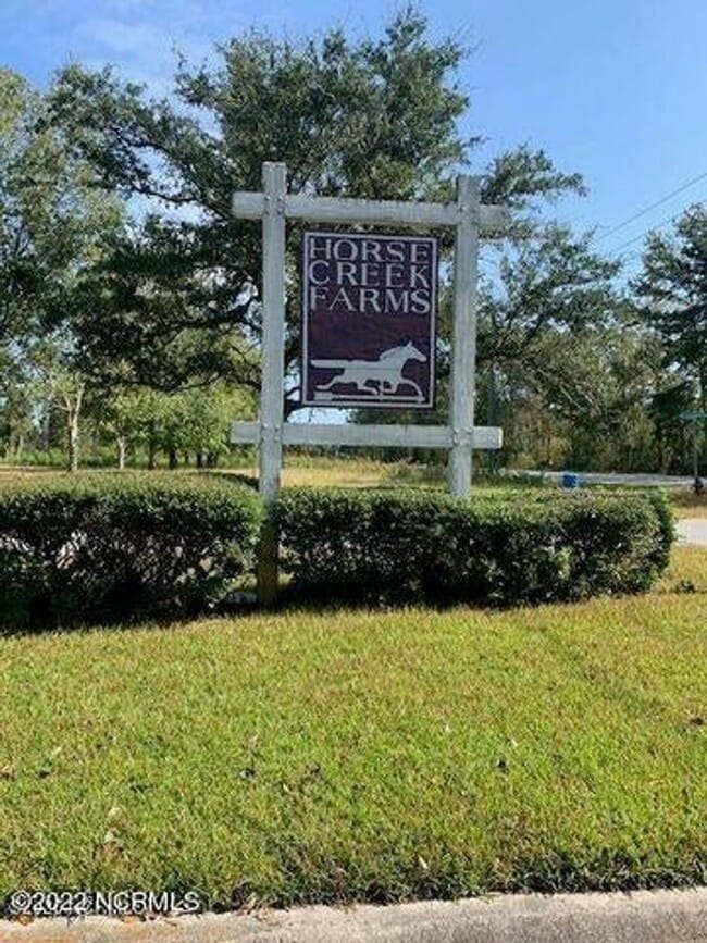 Building Photo - Welcome to Horse Creek Farms!