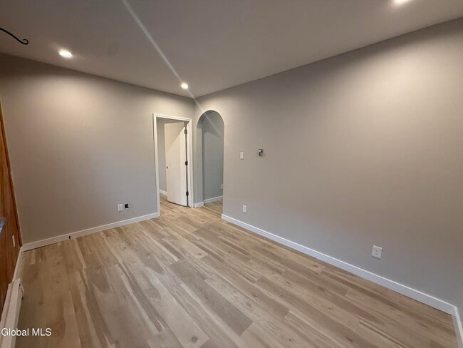 Building Photo - 38 State St