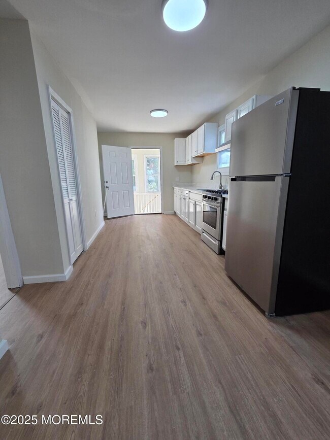 Building Photo - 216 Delaware St