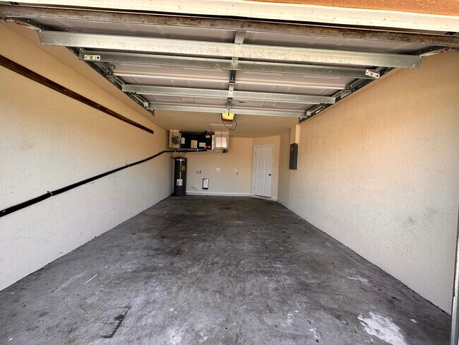 Building Photo - 148 SW 47th Terrace