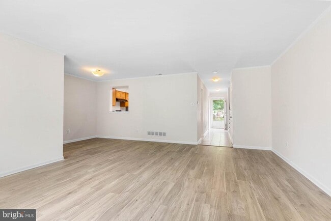 Building Photo - 303 Kidwelly Ct