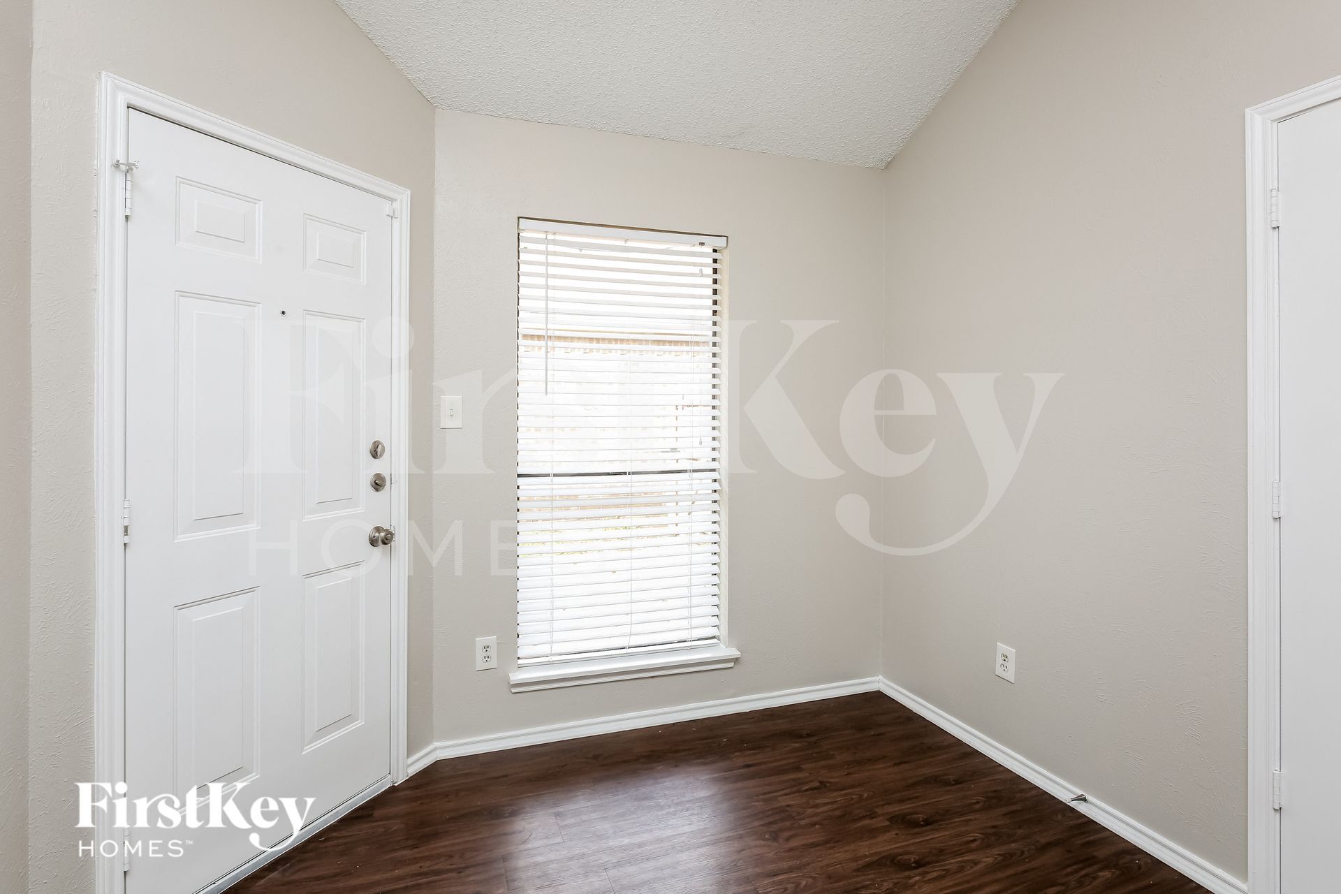 Building Photo - 2525 Butterfield Dr