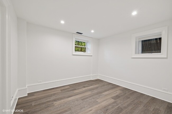 Building Photo - 1300 N Ritchie Ct