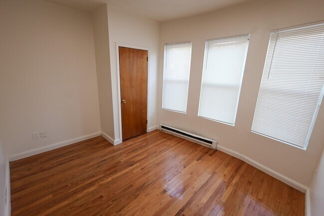 Building Photo - 1 Kenilworth St