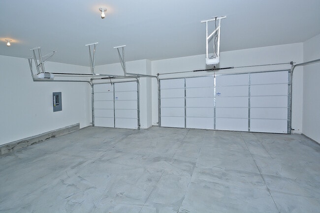 Building Photo - 4 Bedrooms 2.5 Bathrooms in Meridian