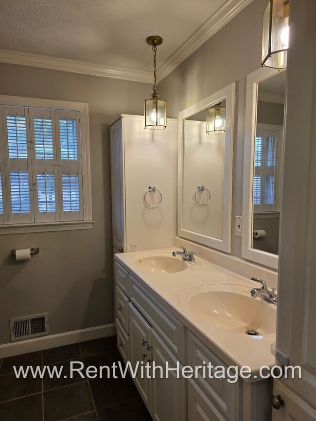 Building Photo - WOW! Fantastic 5 Bedroom/ 2 Bath Ranch With All The Upgrades / Great Location / Popular Alexander...