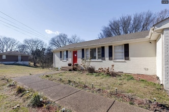 Building Photo - Charming 2 Bedroom Rental Home in Nashville with 1210 Sq Ft Fenced Yard!- Must See!