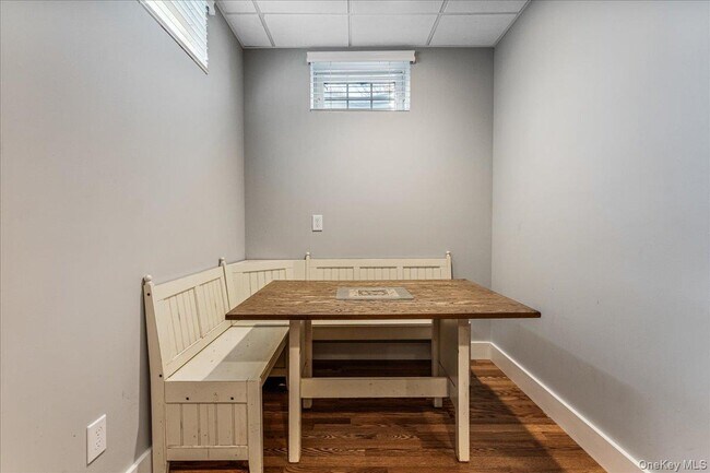 Building Photo - 60 Lilac Rd