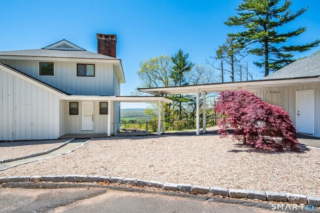 Building Photo - 43 Prattling Pond Rd