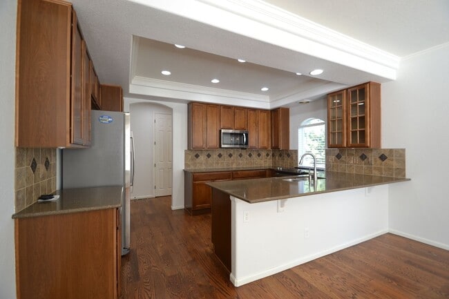 Building Photo - 4 bedrooms and large loft in Banning Lewis...