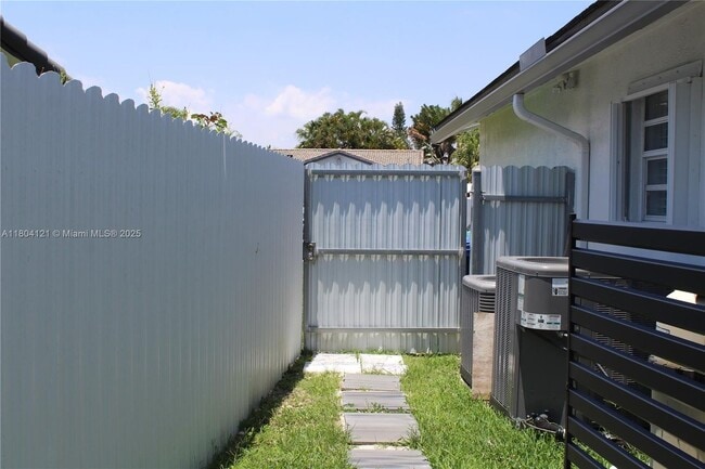 Primary Photo - 14670 SW 150th St