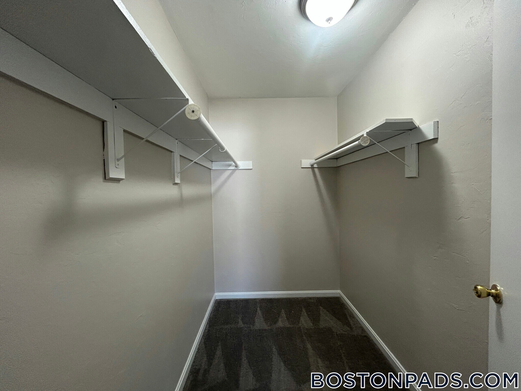 Building Photo - 715 N Main St