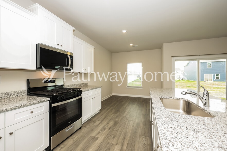 Building Photo - 2408 Nabali Wy