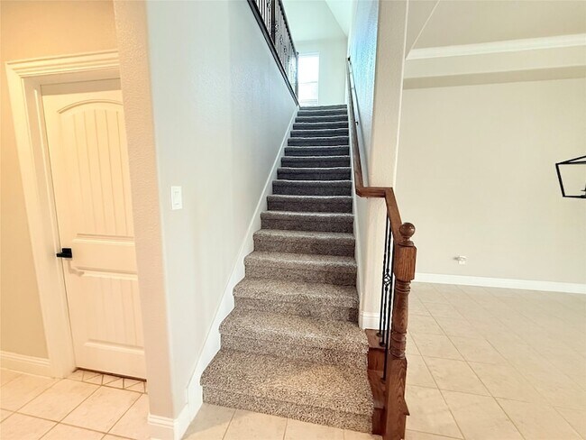 Building Photo - 5713 Zinnia Dr