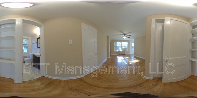 Building Photo - 8400 Greenwood Ave