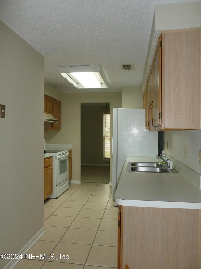 Building Photo - 8049 Kilwinning Ln