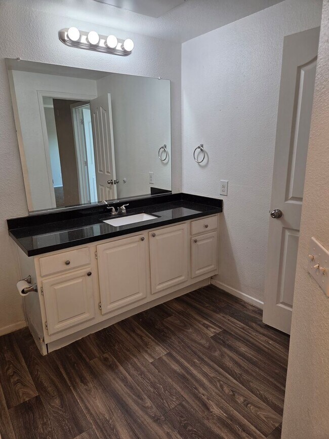 Building Photo - San Simeon Condo