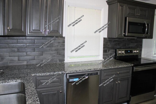 Building Photo - 3311 Freeman Ave