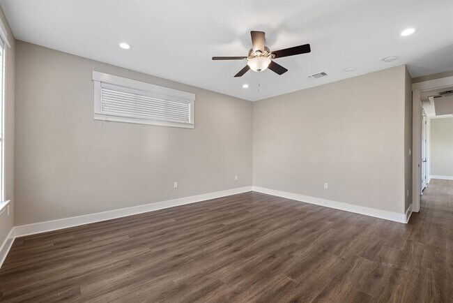 Building Photo - 1706 Cedar Bend Dr