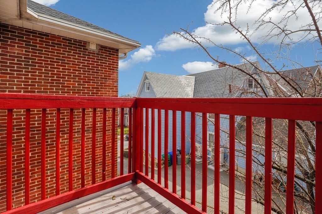 Building Photo - 61 Algonquin Rd