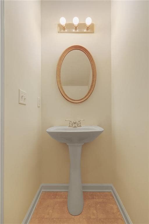 Building Photo - 1102 Pleasant Oaks Ct