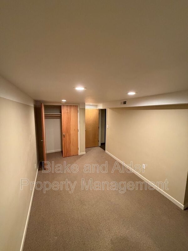 Building Photo - 5226 SE Clinton St