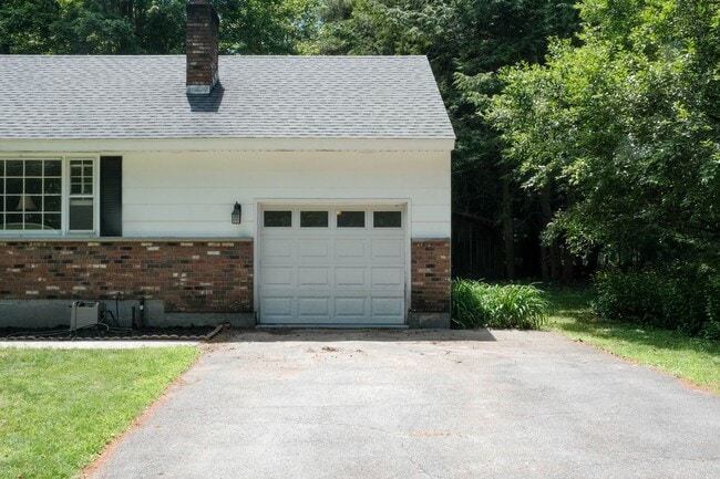 Building Photo - Must See Ranch Single Family Home