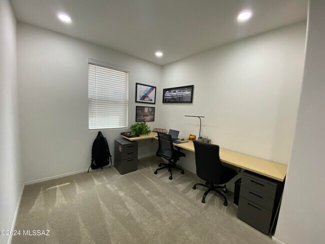 Building Photo - 12265 N Sutter Dr