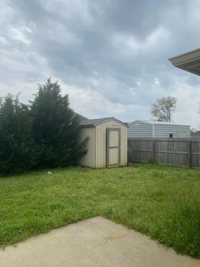 Building Photo - Charming 3 Bed, 2 Bath in Perry Home with 1232 Sq Ft - Move-In Ready!