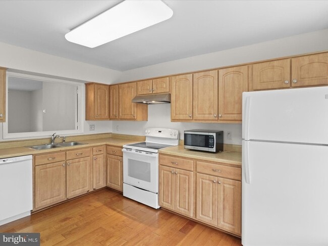 Building Photo - 2791 Grovemore Ln