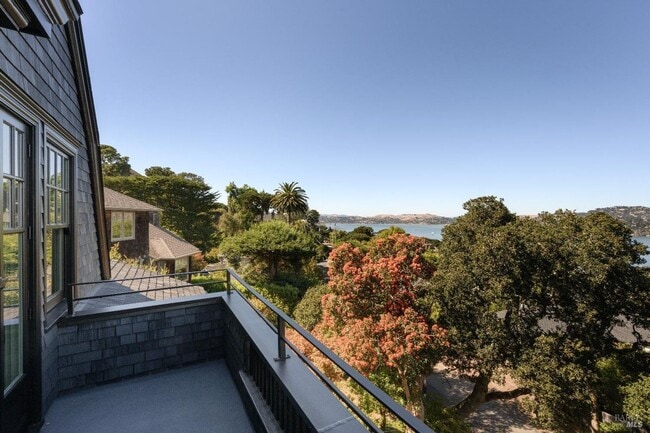 Building Photo - Gorgeous Sausalito Grand Craftsman Home w/...