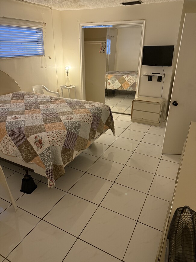 Building Photo - 9111 NW 25th Ct