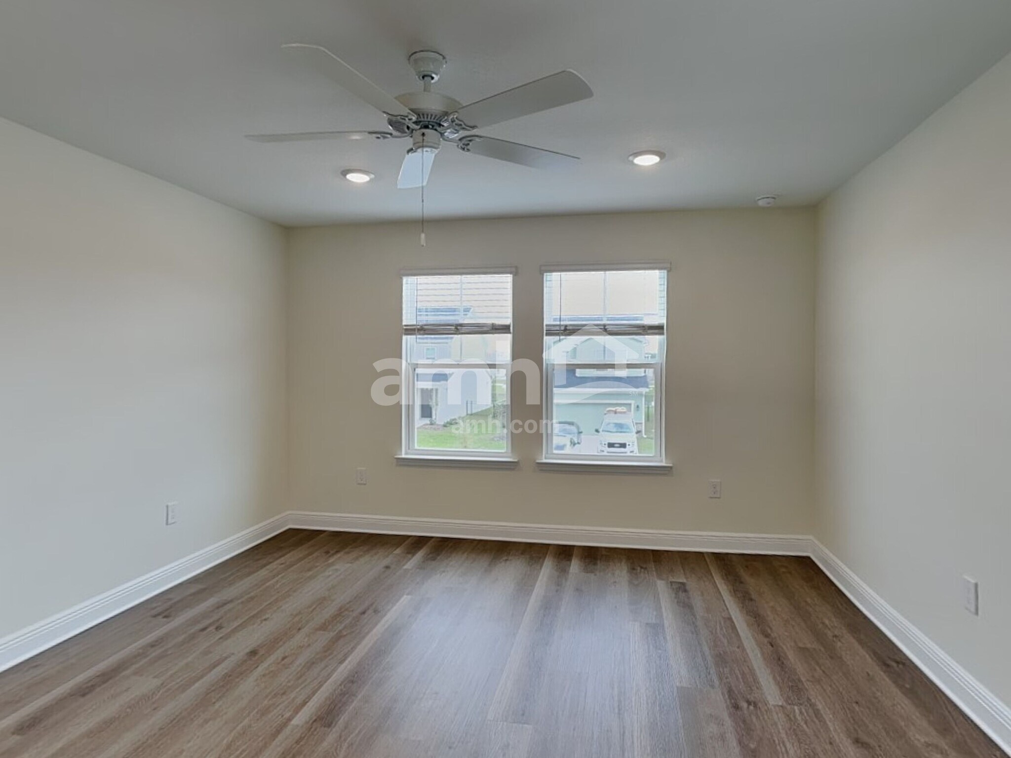 Building Photo - 5939 Sycamore Pl St