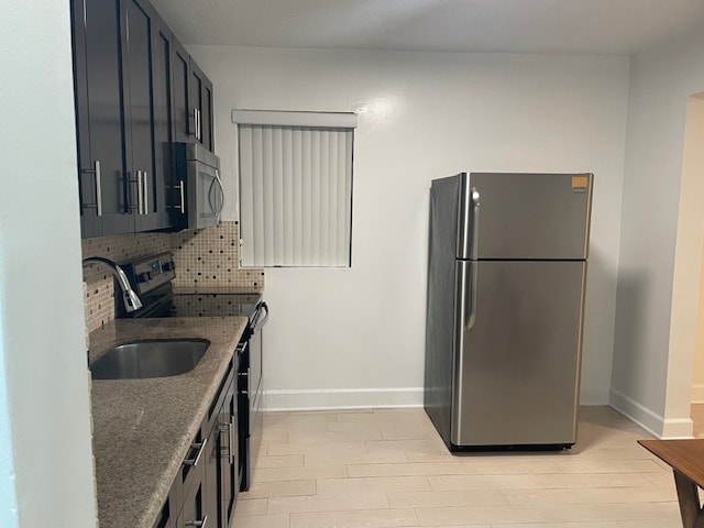 Kitchen - 221 SW 9th Ave