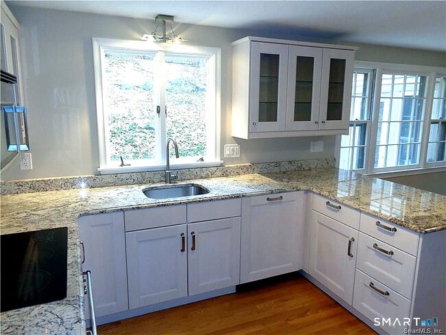 Building Photo - 21 Saddle Ridge Dr
