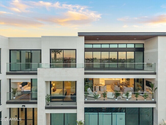 Building Photo - 6587 N Palmeraie Blvd