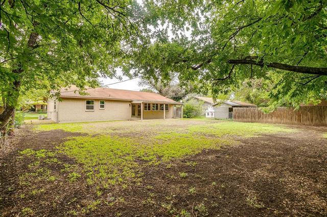 Building Photo - 144 NW Suzanne Terrace