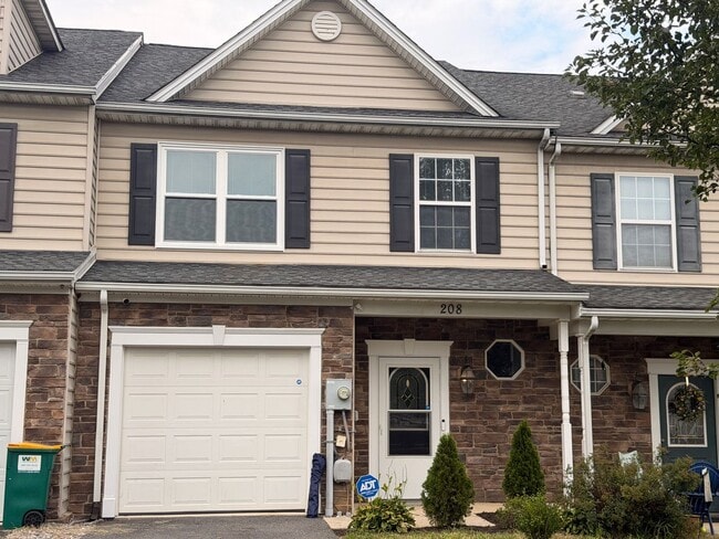 Building Photo - 208 Whitley