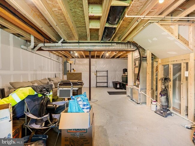 Building Photo - 203 Williams St