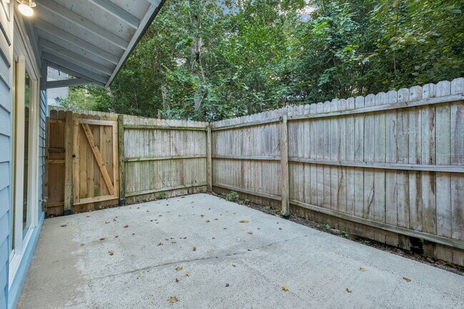Building Photo - 1242 Chee Ln