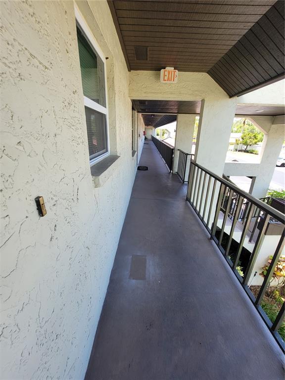 Building Photo - 1100 E Bay Dr