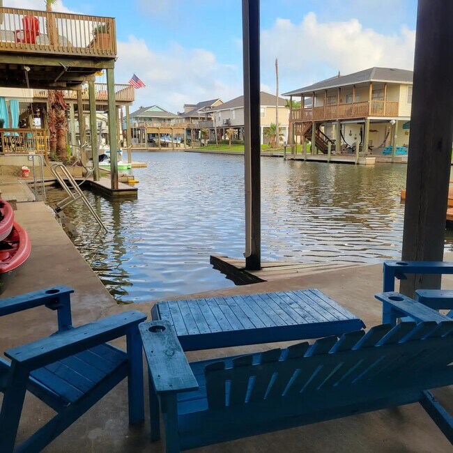 Building Photo - 22101 Lampasas Dr